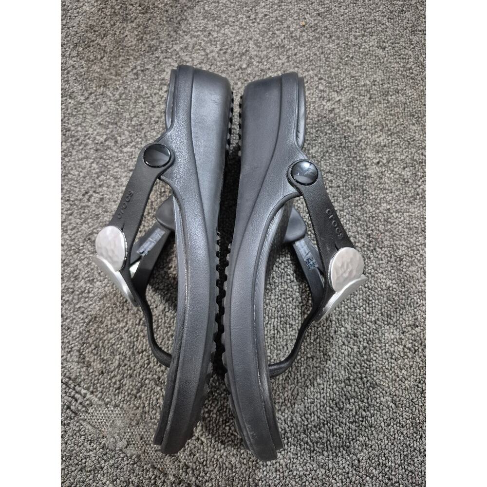 Crocs Dual Comfort Black Thong Sandals Silver Hammered Medallion Women's W8 - Picture 5 of 5
